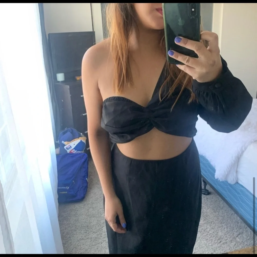 Flirty One Shoulder Dress - Picture 6 of 6